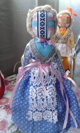 оригинальный подарок и стильный сувенир из Украины.
цена за одну
кукла мотанка. . фото 3