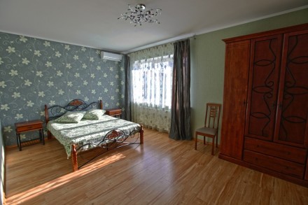 Просторный, красивый дом, расположенный недалеко от моря. Пять спален, 10 основн. Киевский. фото 5