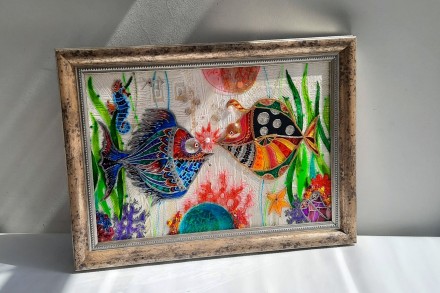 Витражная картина =Рыбы.Свидание= выполнена витражными красками и контурами по с. . фото 3
