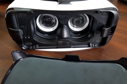 Продам очки виртуальной реальности Samsung Gear VR compatible with Note5/S6 edge. . фото 4