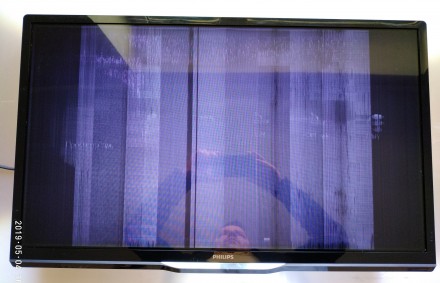 Плата снята с работоспособного телевизора Philips 32PFL3258T/12 с отслоением шле. . фото 11