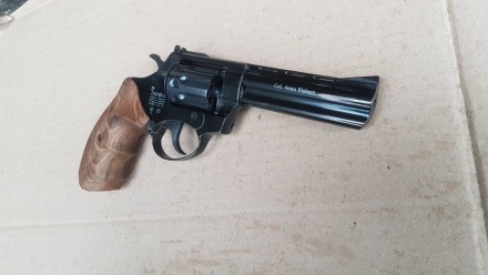 Продам револьвер Zbroia profi 4,5" Експортний варіант
В рідній красці 
За. . фото 6