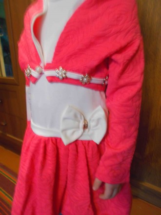 Продам абсолютно новое с бирками детское платье с жилеткой с длинными рукавами и. . фото 2