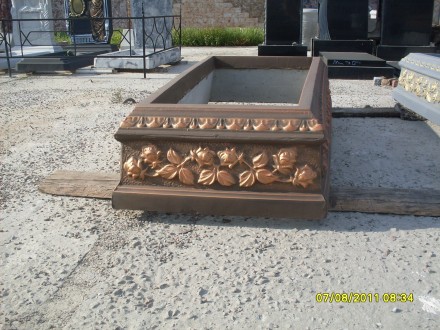 Надгробия из бетона в ассортименте разной формы и цвета в наличии и под заказ. Д. . фото 3