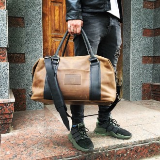 Кожаная сумка среднего размера с воинственной душой и стильным дизайном
"S. . фото 2