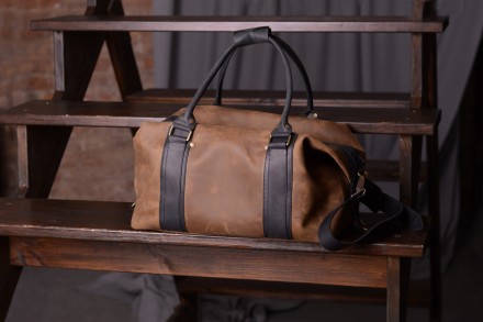 Кожаная сумка среднего размера с воинственной душой и стильным дизайном
"S. . фото 6