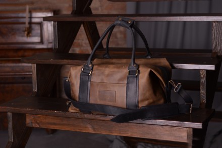 Кожаная сумка среднего размера с воинственной душой и стильным дизайном
"S. . фото 5