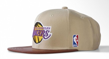 Продам бейсболки adidas Los-Angeles Lakers, Miami Heat бежевого кольору. Розмір . . фото 3