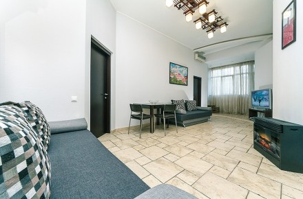 3-кімнатні V.I.P.-апартаменти біля Бессарабської площі, вул. Еспланадна 2. Будин. Центр. фото 2