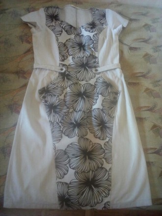 продам летнее льняное платье серого цвета с эффектным принтом спереди и сзади в . . фото 2