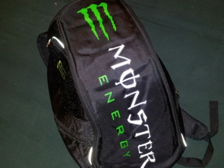 Рюкзак Monster EnergY, в основном кармане дополнительный на всю длину и 2 малень. . фото 7