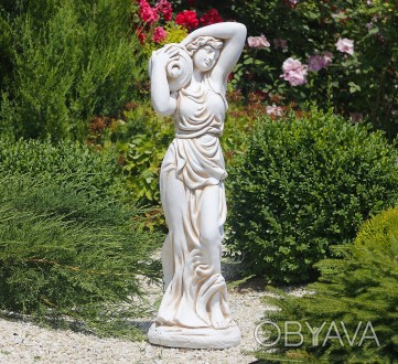 Садовая фигура выполнена из «искусственного камня» в бежевом цвете. Это фигура ж. . фото 1