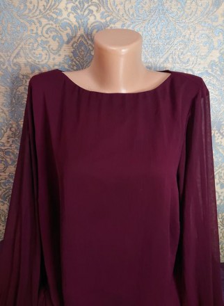 Шикарная блуза винного цвета с камнями и буминами под жемчуг на рукавах
Размер . . фото 7