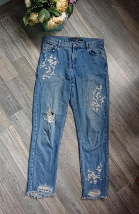 Женские джинсы мом с вышивкой и потертостями состояние идеальное
Размер 28 наш . . фото 5