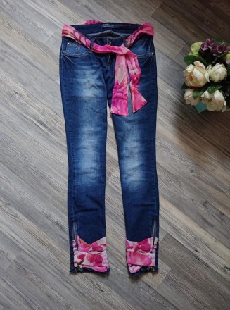 Стильные красивые джинсы.
фирма Revolt
размер 30, замеры:
ПО талия 38см, ПО б. . фото 2