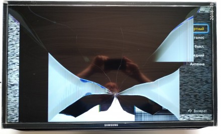 Плата снята с телевизора Samsung UE32EH5307K с неисправной матрицей. Перед разбо. . фото 9