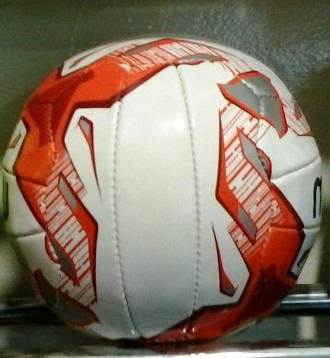 Новый футбольный мяч "Mitre Division", в наличие 3 шт.
Размер мячей 5. . фото 5