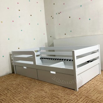 Классическая кроватка, которая отлично подойдет и для мальчика, и для девочки :). . фото 5