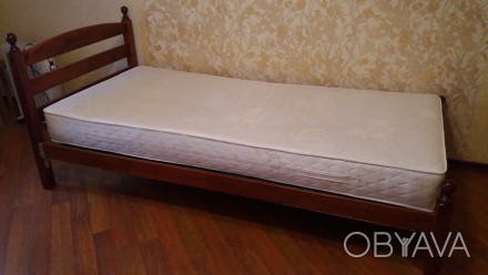 Продам деревянную односпальную кровать (Малайзия) с матрасом. Кровать прочная. О. . фото 1