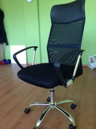 Офісне крісло Prestige обшите високоякісною тканиною (сіткою), що дозволяє комфо. . фото 4