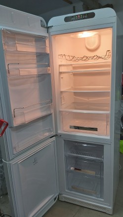 Холодильник 2018г Смег Smeg FAB32RBN1 А++ белый 328л LED No Frost 41дБ
Доставка. . фото 7