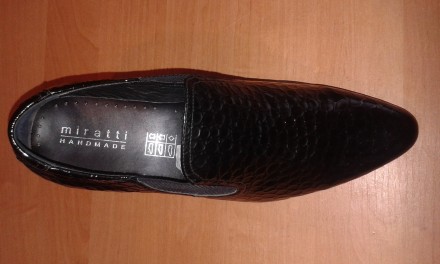 Туфли осенние, лаковая кожа фирмы на небольшом каблуке(на резинке).Привезены из . . фото 3