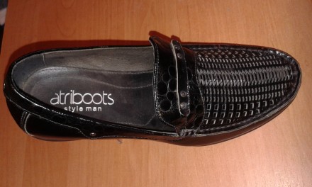 Туфли осенние,лаковая кожа фирмы.На небольшом каблуке(облегченные).Привезены из . . фото 3
