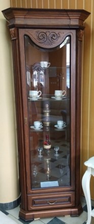 Кутова вітрина Едельвейс з дуба. Киев. фото 1