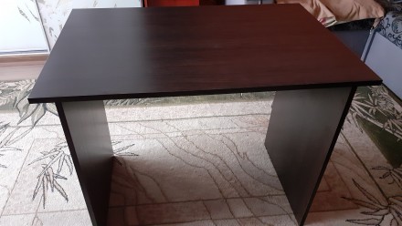 Продам новый компьютерный стол , только изготовлен,цвет венге. Выс720мм.крышка 9. . фото 2