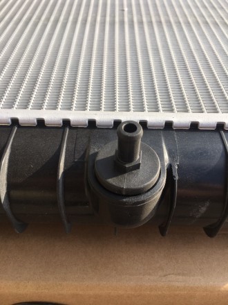 Радиатор охлаждения на рено магнум e-tech 400/440/480 euro2,euro3. без рамы
кат. . фото 5