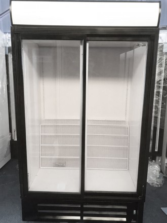 Холодильні шафи бв зі скляними дверима.
Розсувні і розпашні скляні двері. 

П. . фото 2