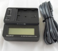 Продам оригинальное зарядное устройство SONY AC-VQ50 в идеальном состоянии. Sony. . фото 2