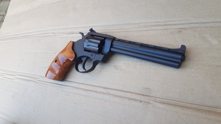 Продам револьвер Safari 461 
старого зразка
нерозточений  ствол
повністю в ро. . фото 4
