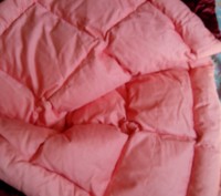 Одеяло пуховое (наполнитель: пух утиный), размер 1,70Х2,10. 
Наперник парашютны. . фото 4