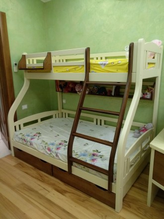 Двухъярусная кровать выполнена из экологически чистой натуральной древесины ( ол. . фото 3