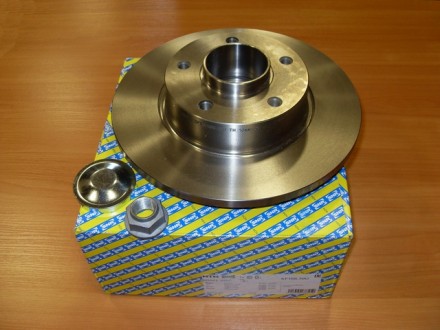 Тормозной диск задний ( с подшипником и кольцом абс )  SNR  Италия  на  1.9 / 2.. . фото 2