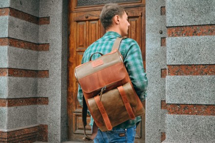 Кожаный рюкзак "Калифорния" выполнен в строгом американском стиле в дв. . фото 2