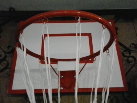 Новый баскетбольный щит с кольцом.
Размер щита 60 х 50 см, материал ламинирован. . фото 3