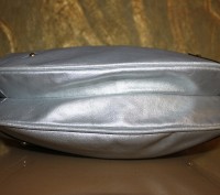 продаю новую сумку  Oriflame  женскую  металлик , с подкладкой ,на замочке , с в. . фото 4