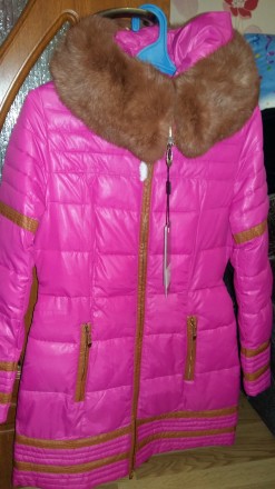 Зимове жіноче пальто . Нове , з етикеткою. Колір красивий малиновий з коричневим. . фото 3