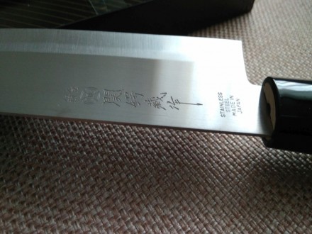 Японський кухонний ніж Tsubazo Santoku Product Description All purpose japanese . . фото 6