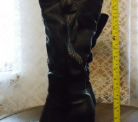 Элегантные кожаные сапоги 
Стелька 24,5 см   
Модель демисезонная.   
Верх- н. . фото 2