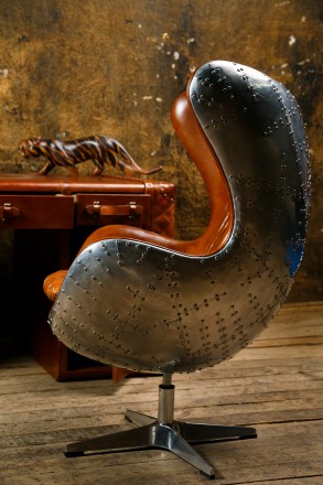 Дизайнерское кресло Aviator Egg chair (Эгг) алюминий, коричневая экокожа, дизайн. . фото 5