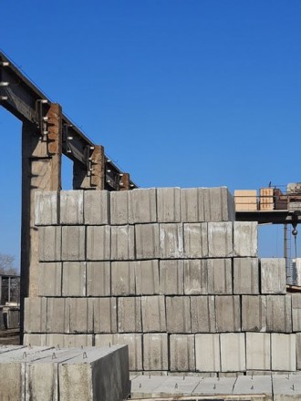 Производим и реализуем  бетонные блоки ФБС 24.4,6 по низким ценам .Обладают рядо. . фото 4