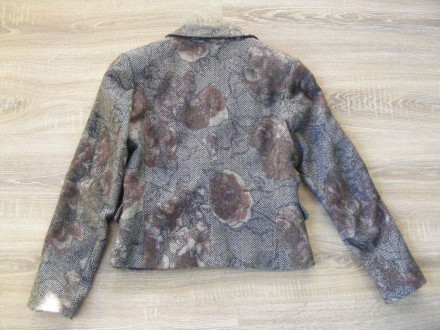 Эффектный брендовый теплый пиджак, высокое качество
Практически новый (надевалс. . фото 3