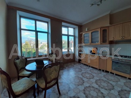 3-комнатная квартира, 140 м.кв.. Киев. фото 1 3-комнатная квартира, 140 м.кв.. Киев. фото 1