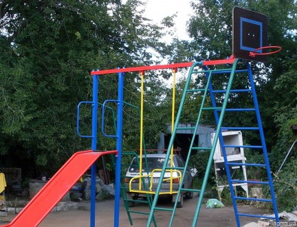 Спортивно-игровой комплекс с горкой и качелями для улицы. Для детей от 3-х лет.
. . фото 3