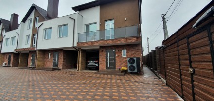 Продаж теплого будинку в таунхаусі 167м 3км від Києва Троєщина Погреби. Киев. фото 1 Продаж теплого будинку в таунхаусі 167м 3км від Києва Троєщина Погреби. Киев. фото 1