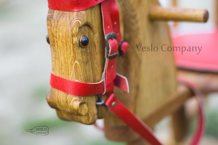 Дерев'яний коник-гойдалка ручної роботи
Матеріал: масив дуба. Вуздечко та сідло. . фото 4