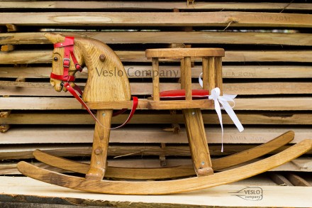 Дерев'яний коник-гойдалка ручної роботи
Матеріал: масив дуба. Вуздечко та сідло. . фото 6
